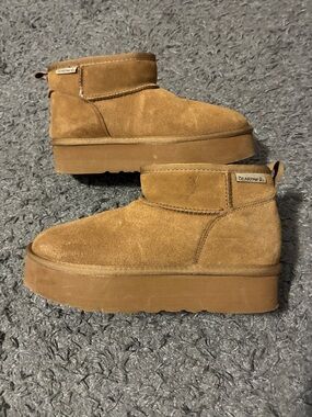 Bearpaw platform boots